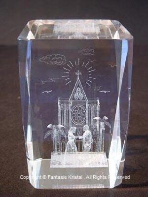 Laserblok 3D bruidspaar bij kerk kristal